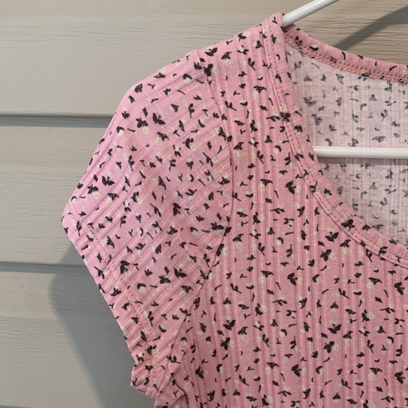ART Class Target Brand Short Sleeve Ribbed Button Down Pink Floral Top SM Used - Picture 4 of 9